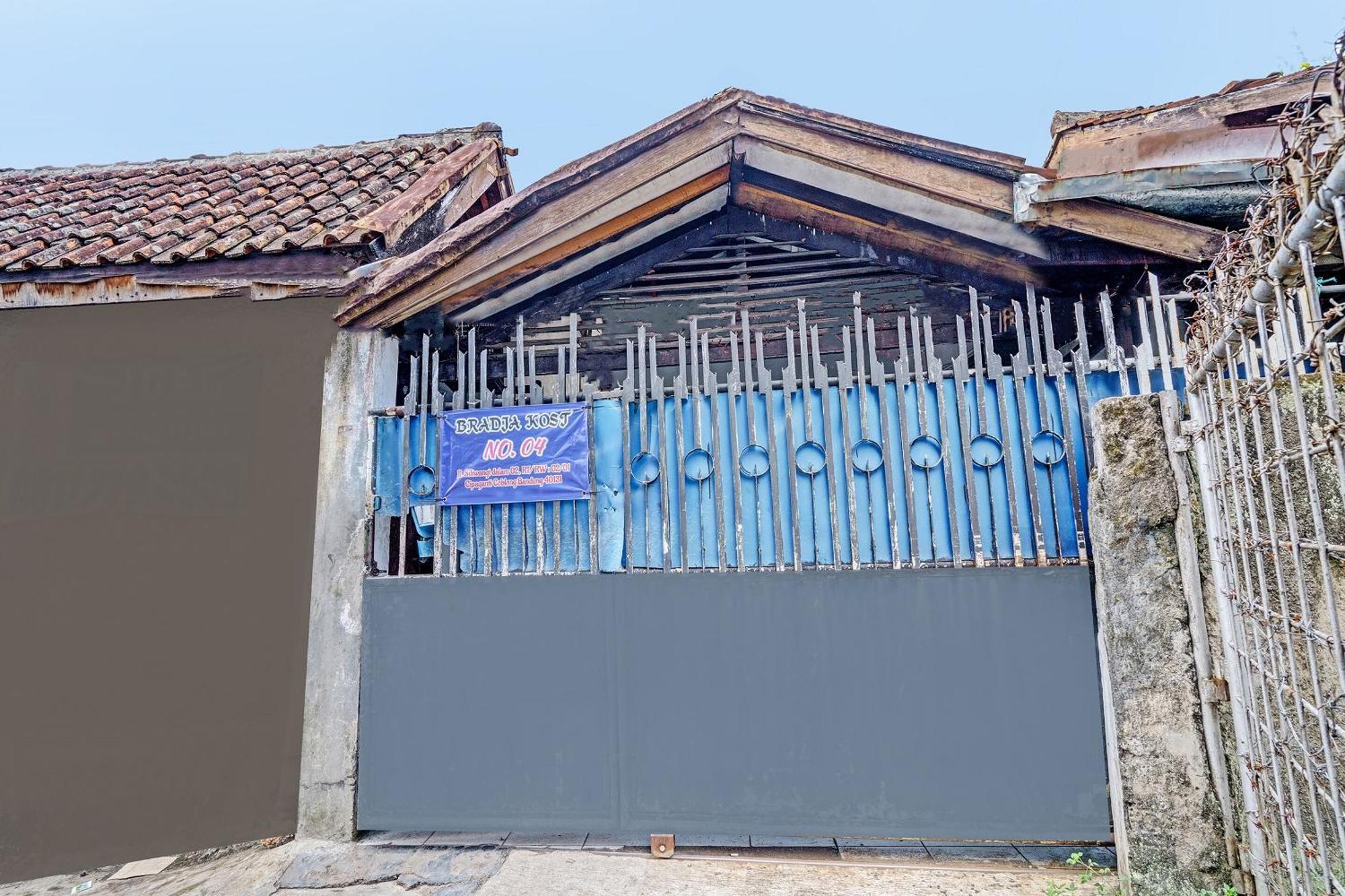 Oyo Life 92709 Kost Teras Cikapundung Syariah Hotel Bandung Exterior photo